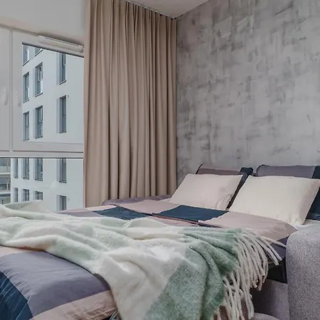 Family Z Garazem, Klimatyzacja Do 6 Osob Warszawa