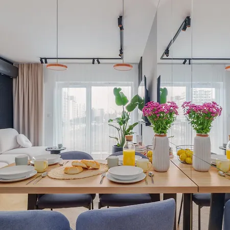 Apartment Family Z Garazem, Klimatyzacja Do 6 Osob Warsaw