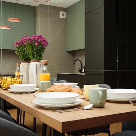 Apartament Family Z Garażem, Klimatyzacją Do 6 Osób *